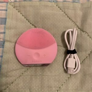 FOREO Luna Mini 2 Facial Cleansing Brush